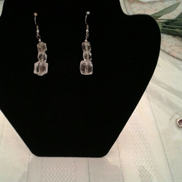 Beautiful clear earrings  - Picture 1 of 2